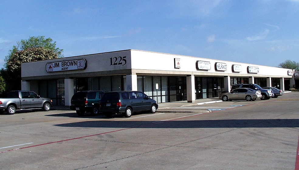 More Photos Of 1225 Belt Line Rd, Garland Unknown For Lease
