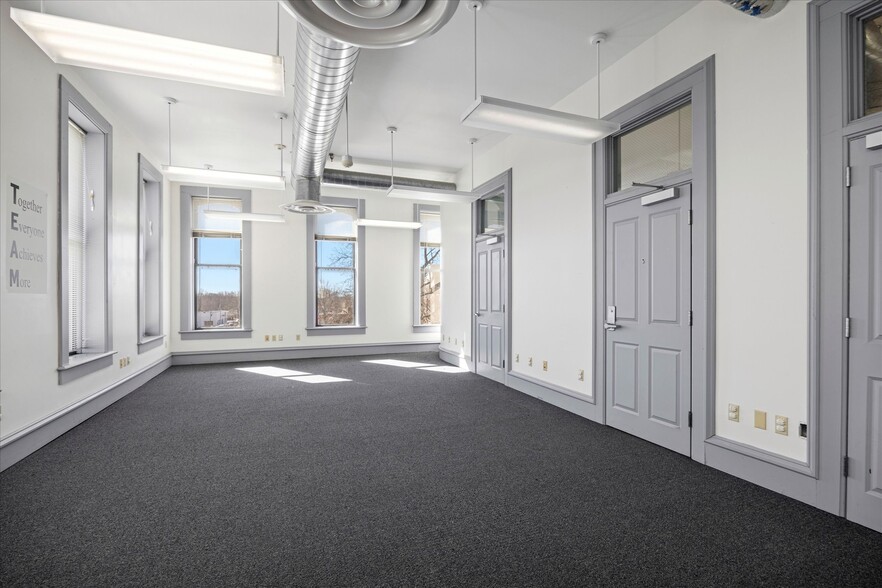 More Photos Of 2-4 W Ohio St, Butler Office For Sale