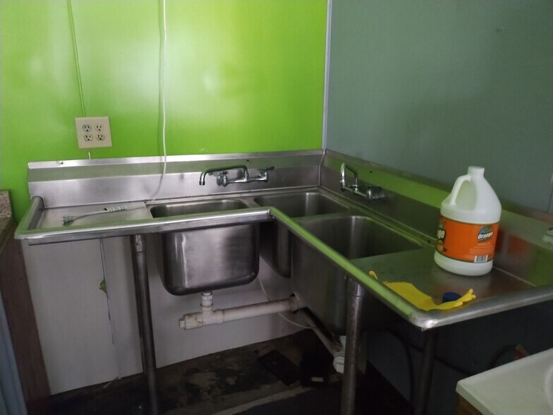 More Photos Of 1700 US Highway 17 N, Seville Convenience Store For Sale