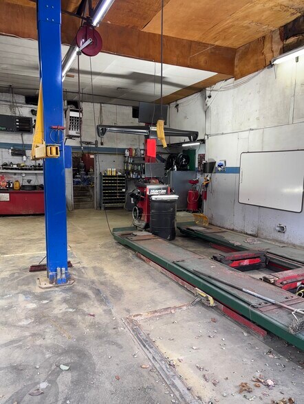 More Photos Of 330 Strode Ave, Coatesville Auto Repair For Lease