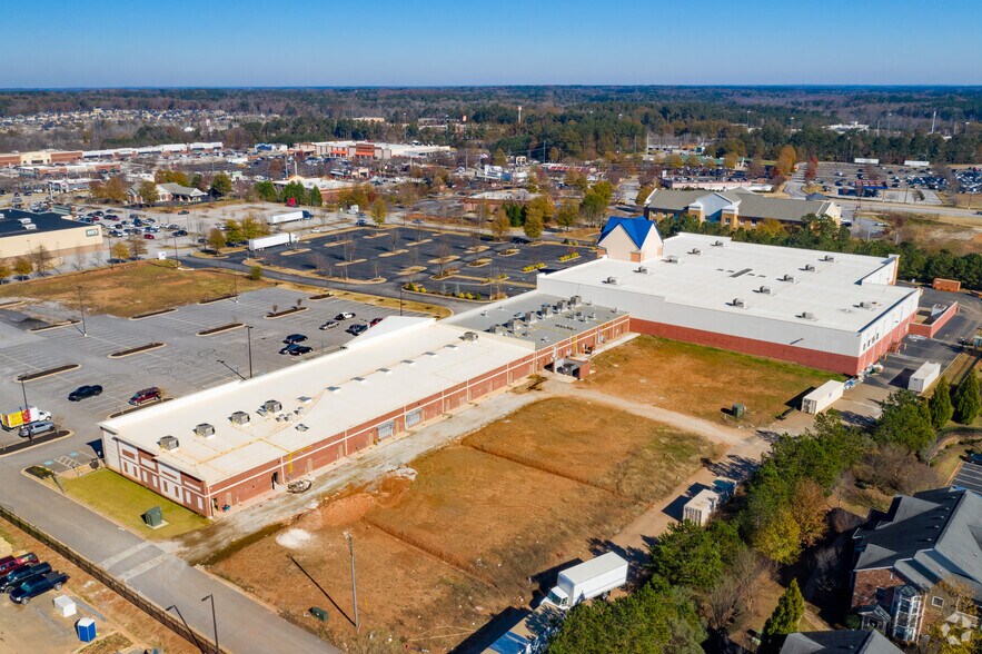 More Photos Of 1901-1945 Jonesboro Rd, McDonough Storefront For Lease