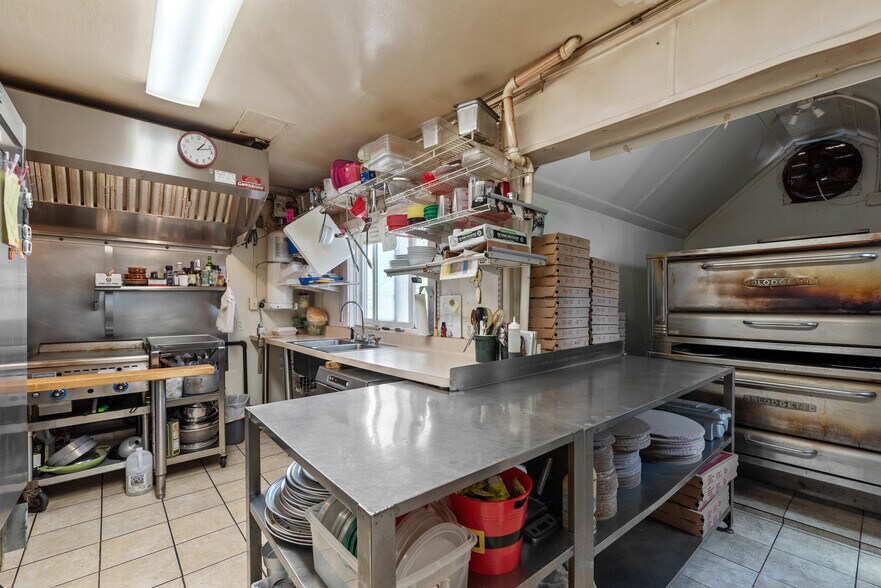 More Photos Of 3172 N Riverside Dr, Saukville General Retail For Sale