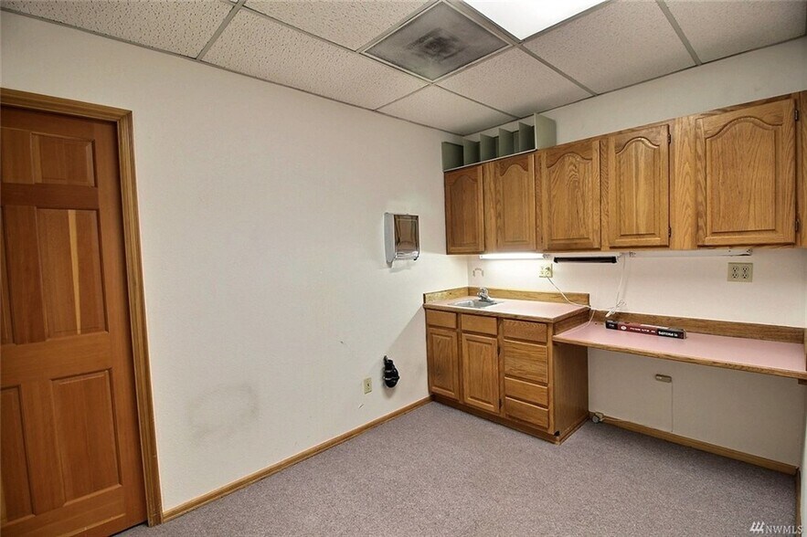 More Photos Of 720 S 320th St, Federal Way Unknown For Lease