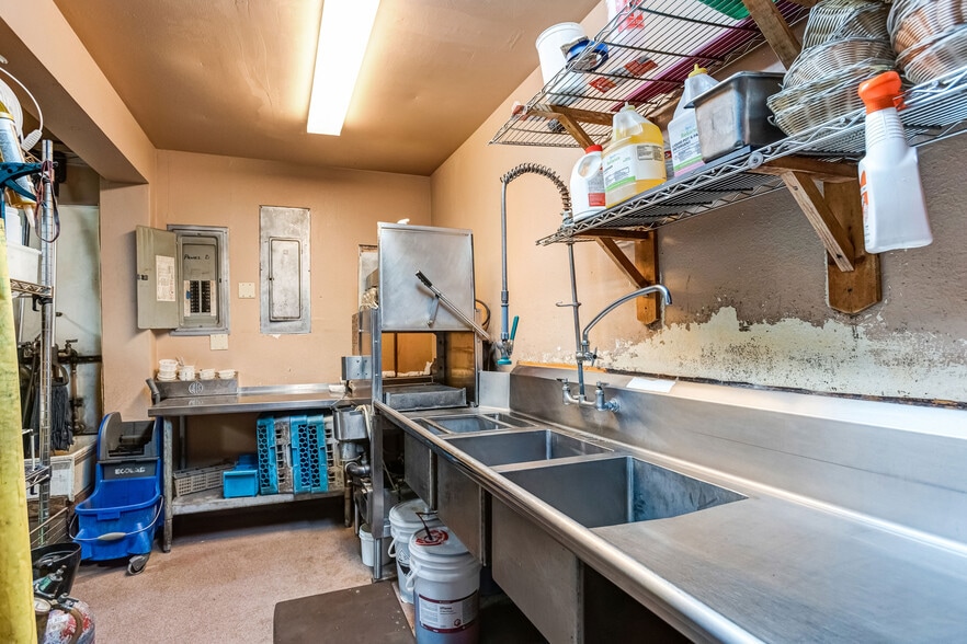 More Photos Of 263 N Main St, Donnelly Restaurant For Sale
