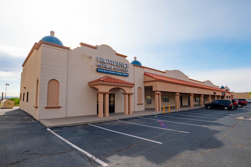 Primary Photo Of 9870 N Gateway Blvd, El Paso Office For Lease