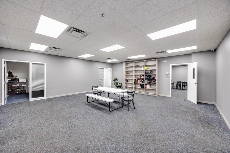 More Photos Of 301 N 4th St, Vineland Warehouse For Lease