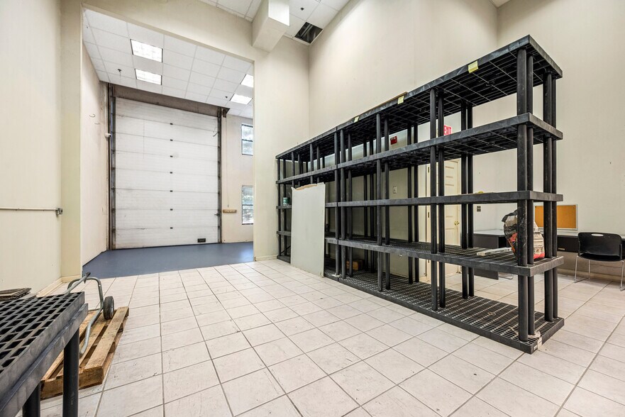 More Photos Of 5 Ilene Ct, Hillsborough Unknown For Lease