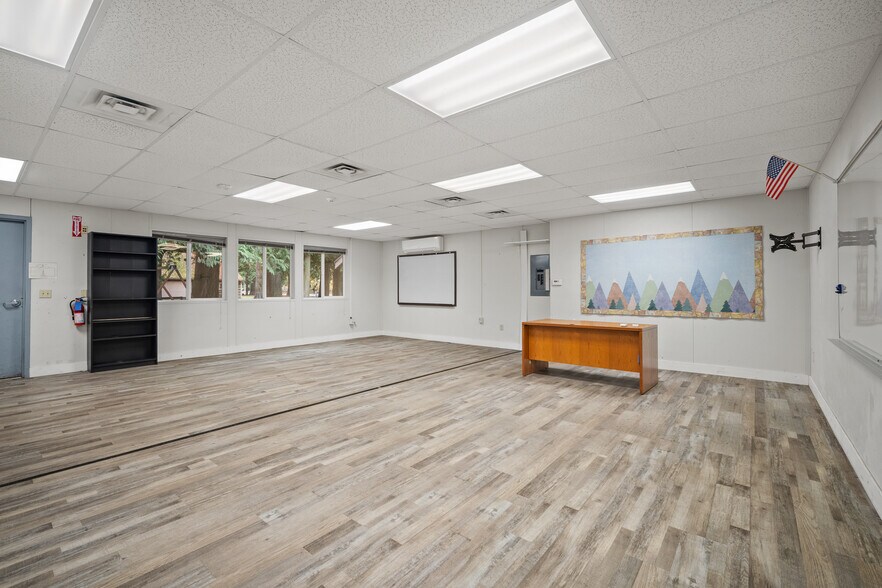 More Photos Of 5942 Portal Way, Ferndale Loft Creative Space For Lease