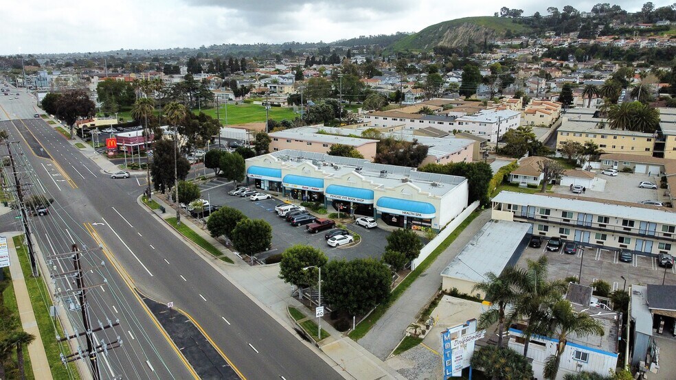 More Photos Of 3902 Pacific Coast Hwy, Torrance Unknown For Lease
