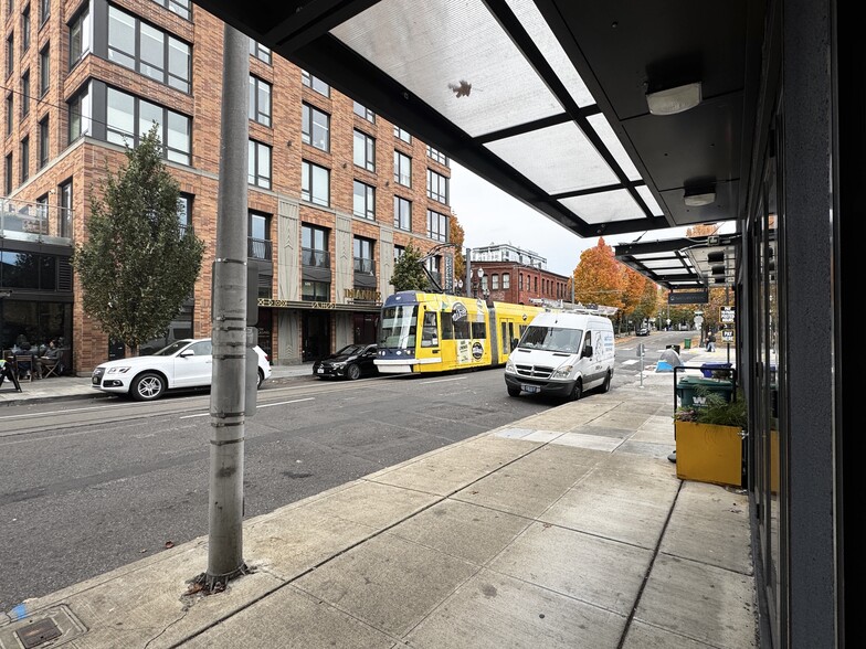 More Photos Of 528 NW 11th Ave, Portland Storefront For Lease