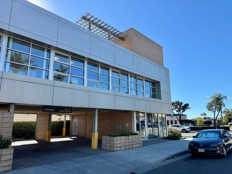 More Photos Of 1900 S Victoria Ave, Ventura Medical For Lease