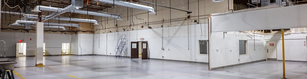 More Photos Of 16205 Distribution Way, Cerritos Manufacturing For Sale