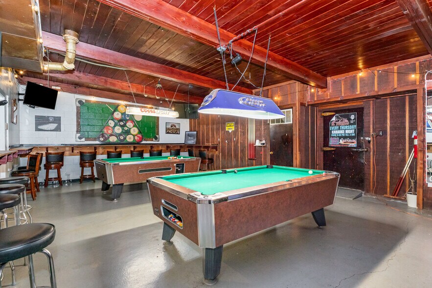 More Photos Of 2715 W Ridge Rd, Gary Bar For Lease