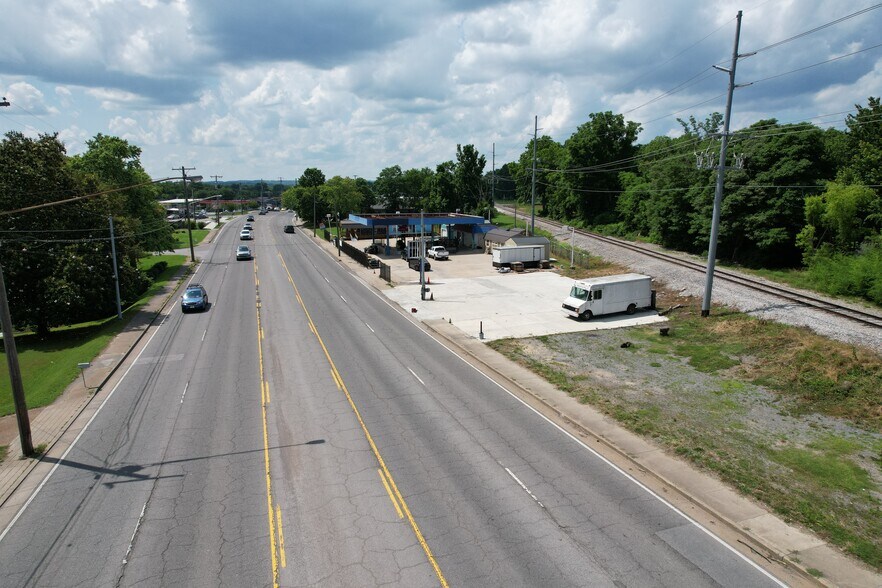 More Photos Of 1501 Robinson Rd, Old Hickory Freestanding For Lease