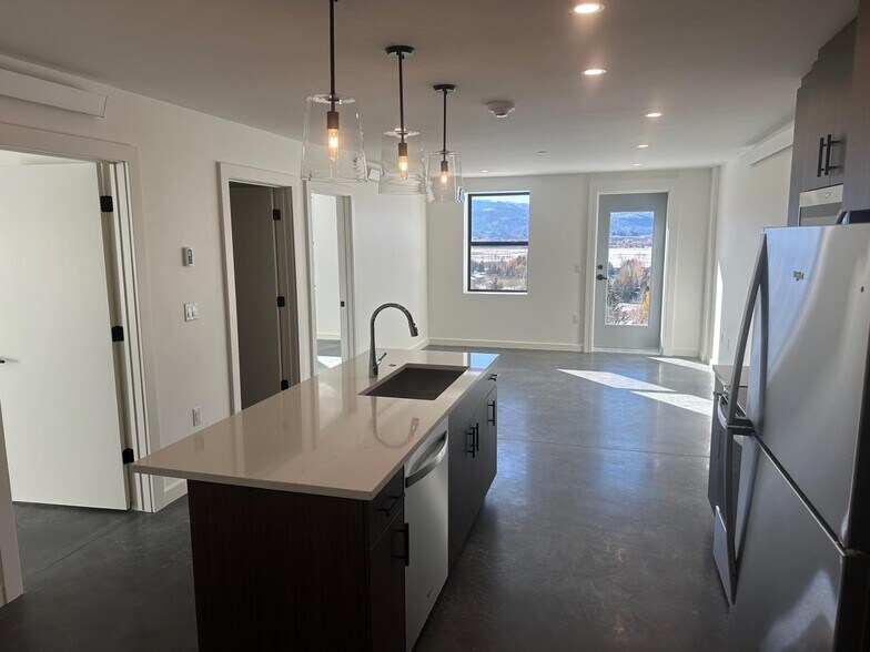 More Photos Of 3555 Park Dr, Jackson Service For Lease
