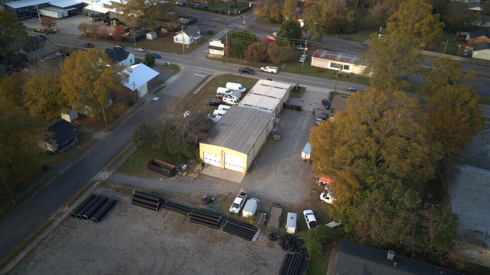 More Photos Of 1010-1014 E White St, Rock Hill Warehouse For Sale