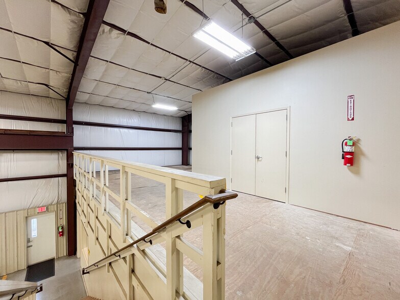 More Photos Of 205 Marcon Dr, Lafayette Manufacturing For Sale
