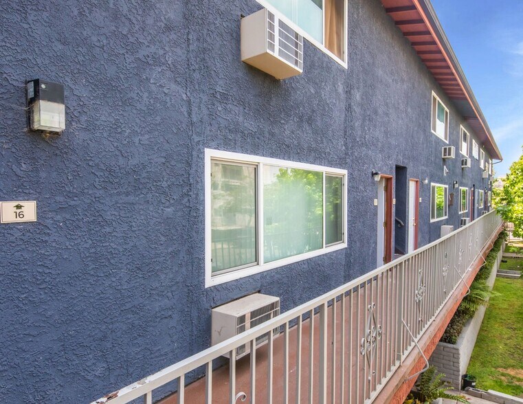 More Photos Of 2202-2208 Michigan Ave, Los Angeles Apartments For Sale