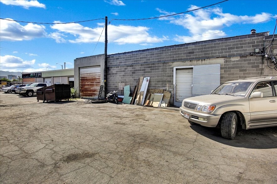 More Photos Of 1 N 900 W, Salt Lake City Auto Repair For Sale