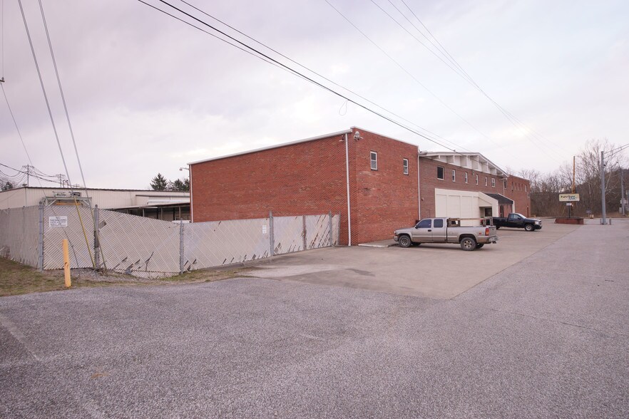 More Photos Of 4501 Ohio River Rd, Huntington Warehouse For Sale