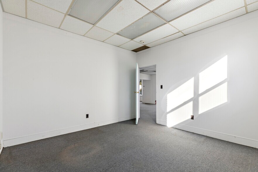 More Photos Of 22 E Westfield Ave, Roselle Park Apartments For Lease