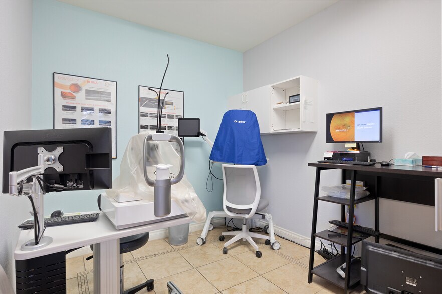 More Photos Of 71956 Magnesia Falls Dr, Rancho Mirage Medical For Sale