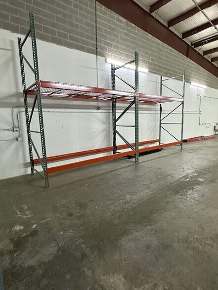 More Photos Of 6817 Hobson Valley Dr, Woodridge Warehouse For Lease