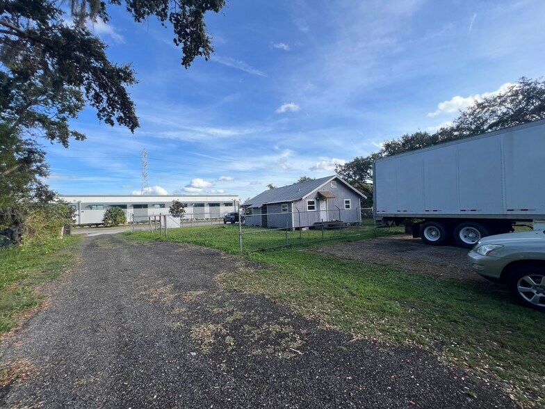 More Photos Of 4780 Pasco St, Orlando Warehouse For Lease