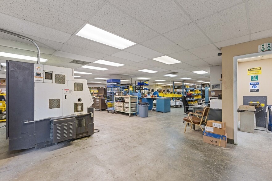 More Photos Of 1094 N Main St, Ashland City Light Manufacturing For Sale