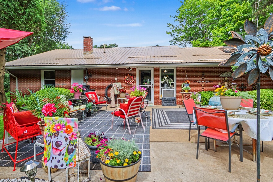 More Photos Of 524 State Route 314 N, Ontario Specialty For Sale