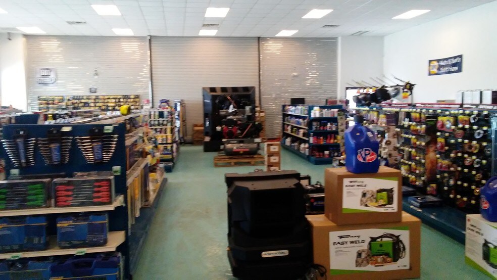 More Photos Of 135 N Commercial St, Blythe Warehouse For Sale
