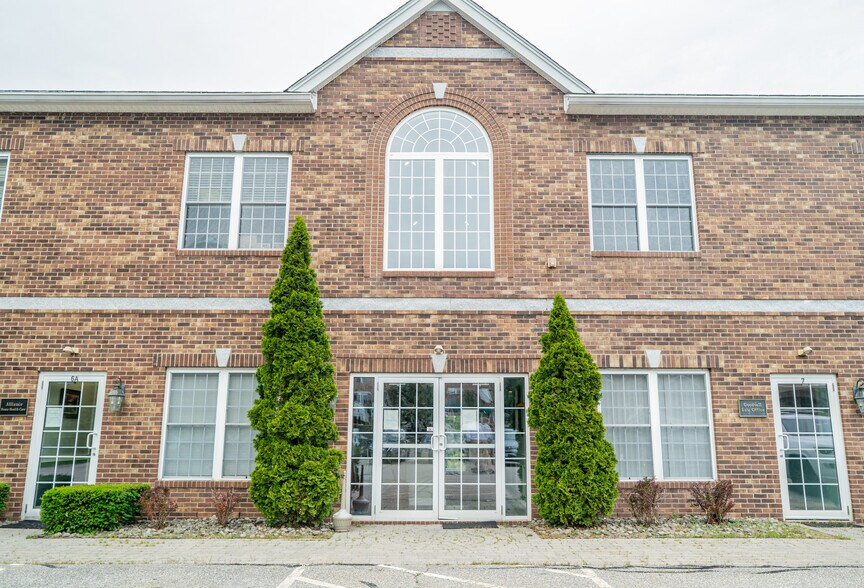 More Photos Of 6 Mary E Clark Dr, Hampstead Office For Sale