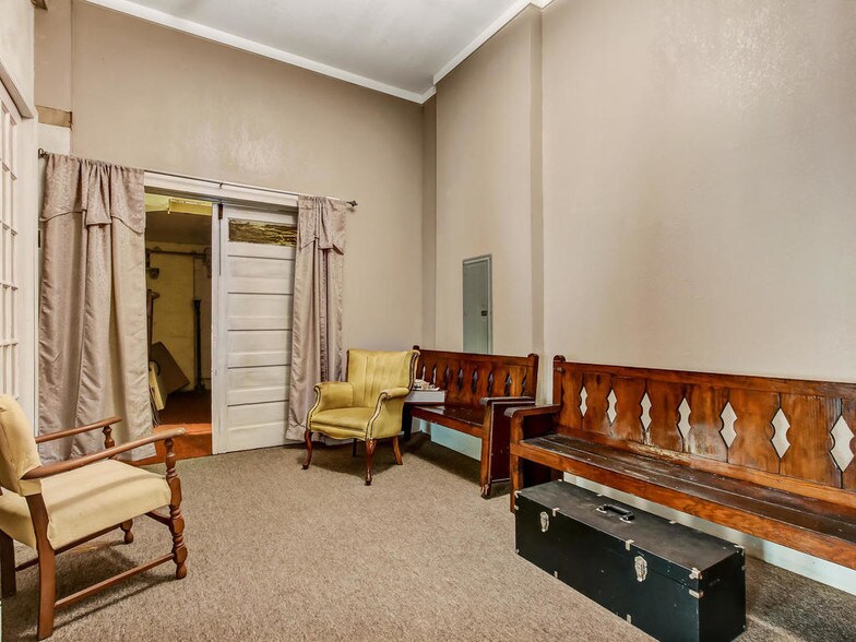 More Photos Of 525 Beaver St, Jacksonville Cemetery Mausoleum For Lease