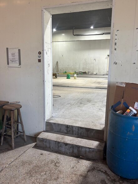 More Photos Of 602 Friend Way, Lebanon Service Station For Sale