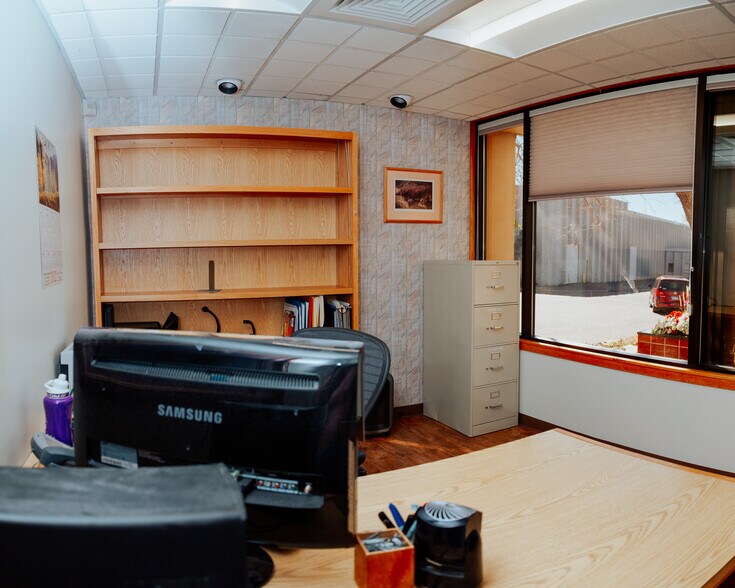 More Photos Of 2710 Delta Pl, Colorado Springs Office For Sale