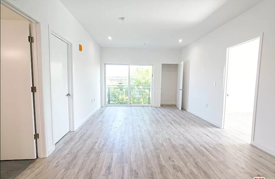 More Photos Of 1229 S Kingsley Dr, Los Angeles Apartments For Sale