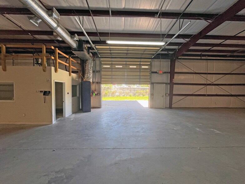 More Photos Of 3015 Bashor Rd, Conway Warehouse For Lease
