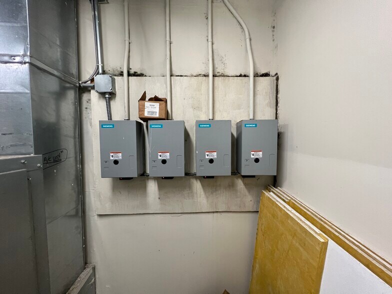 More Photos Of 435-437 Broadway, Bayonne Bank For Lease