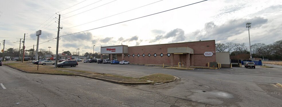 More Photos Of 10 W Fairview Ave, Montgomery Drugstore For Lease