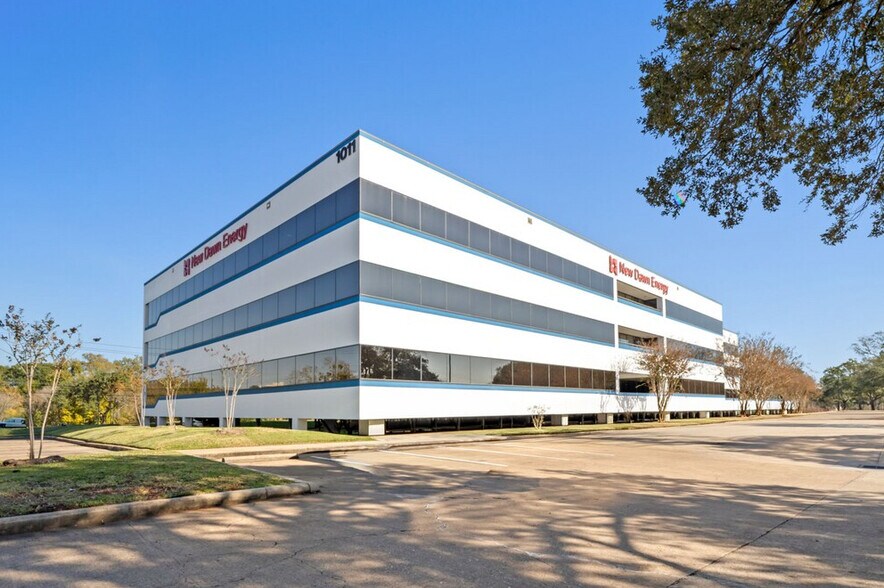 Primary Photo Of 1011 Highway 6 S, Houston Office For Lease