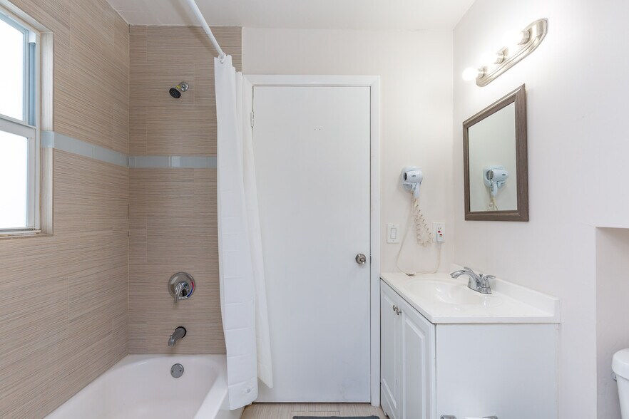 More Photos Of 345 Monroe St, Hollywood Apartments For Sale