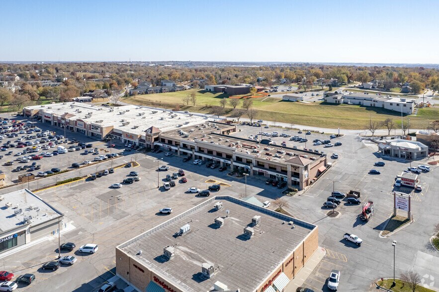 More Photos Of 13057 W Center Rd, Omaha Office For Lease