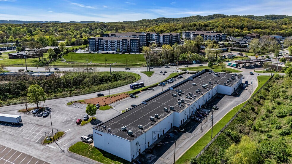 More Photos Of 7050-7088 Charlotte Pike, Nashville Unknown For Lease