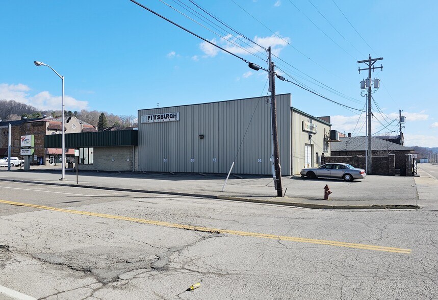 More Photos Of 629 Park NW ave, Norton Storefront For Sale