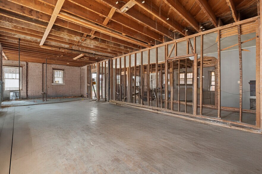 More Photos Of 201 N 3rd St, Ponca City Apartments For Sale