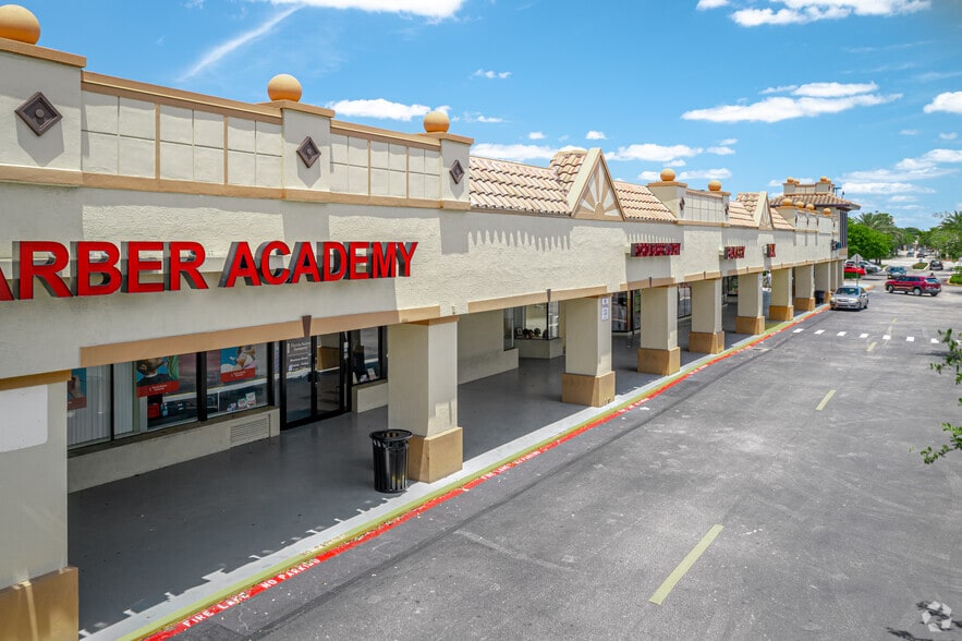 More Photos Of 15-199 N State Road 7, Plantation Unknown For Lease