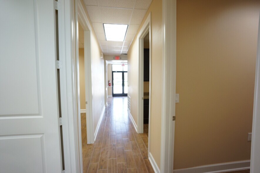 More Photos Of 12440 Emily Ct, Sugar Land Office For Lease