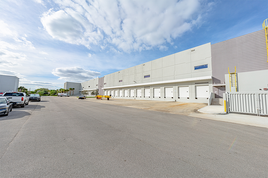 More Photos Of 12000 NW 39 St, Coral Springs Unknown For Lease