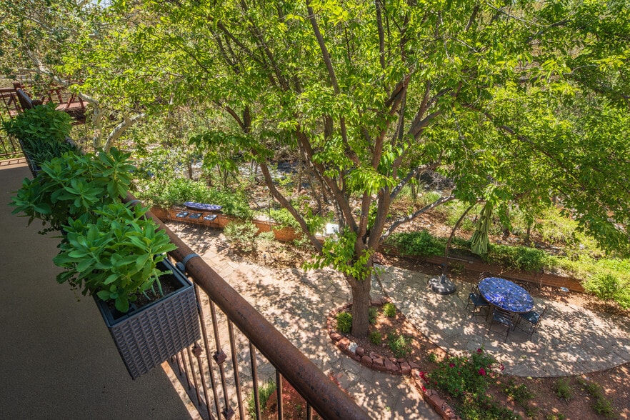 More Photos Of 25 Schnebly Hill Rd, Sedona Freestanding For Sale