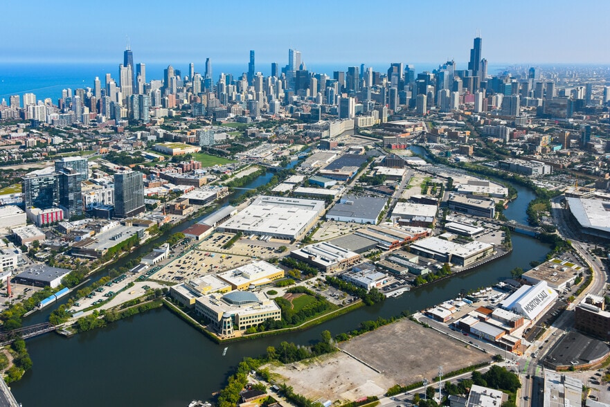 More Photos Of 900 N Branch St, Chicago Office For Lease